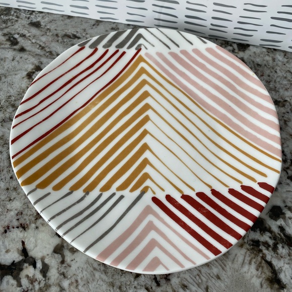 Crate and Barrel Salad Plates - Set of 4 - Picture 2 of 7